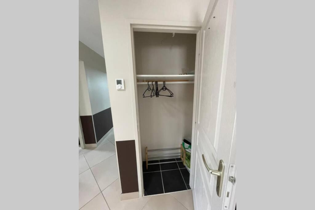 Superbe Appartement Avec 2 Chambres - 9 Personnes - Parking Prive Tournon-sur-Rhone Exterior photo