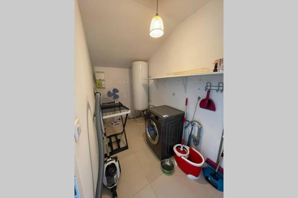Superbe Appartement Avec 2 Chambres - 9 Personnes - Parking Prive Tournon-sur-Rhone Exterior photo