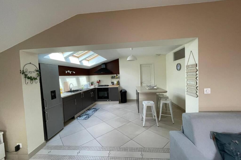 Superbe Appartement Avec 2 Chambres - 9 Personnes - Parking Prive Tournon-sur-Rhone Exterior photo